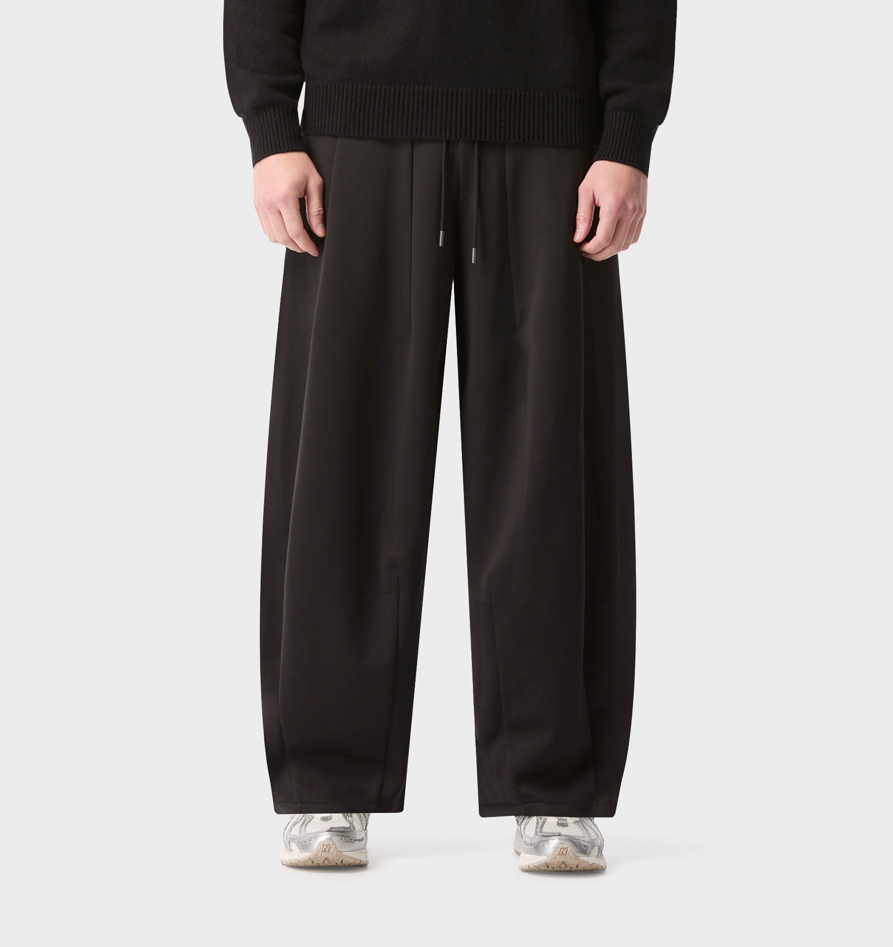 Akashi Trackie - Black