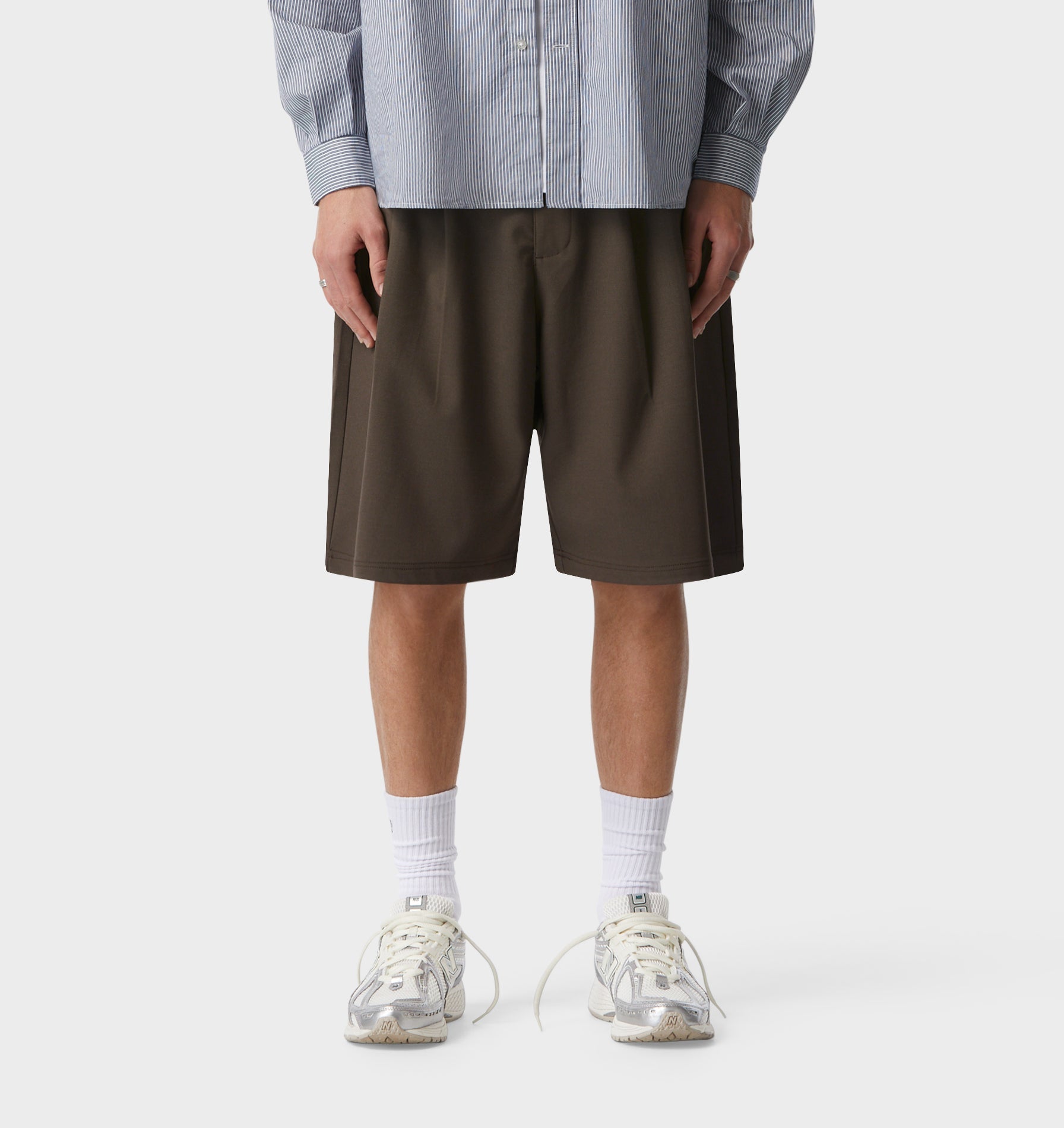 Alby Pleated Short - Mushroom