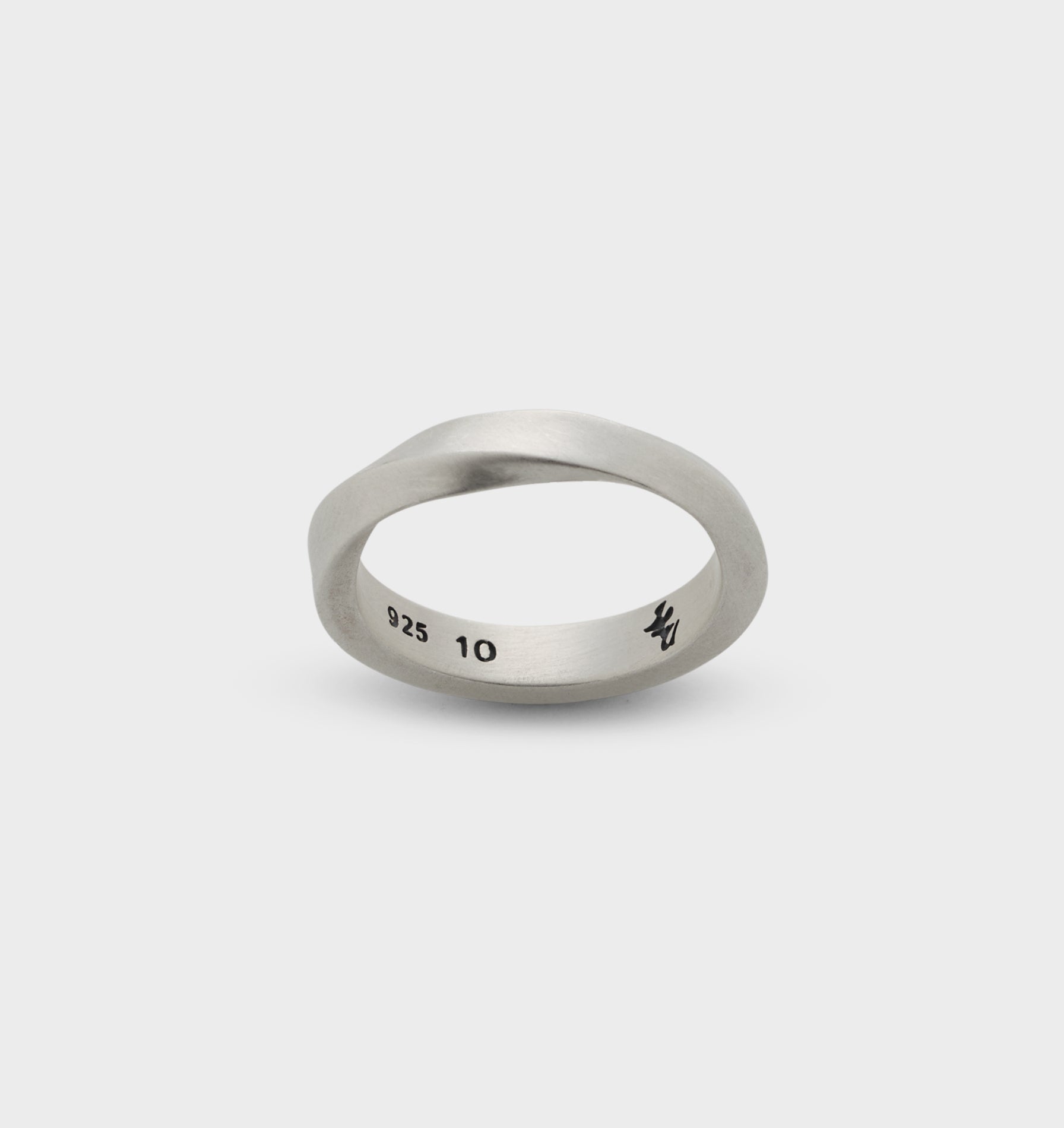 Twisted Band Ring - Silver