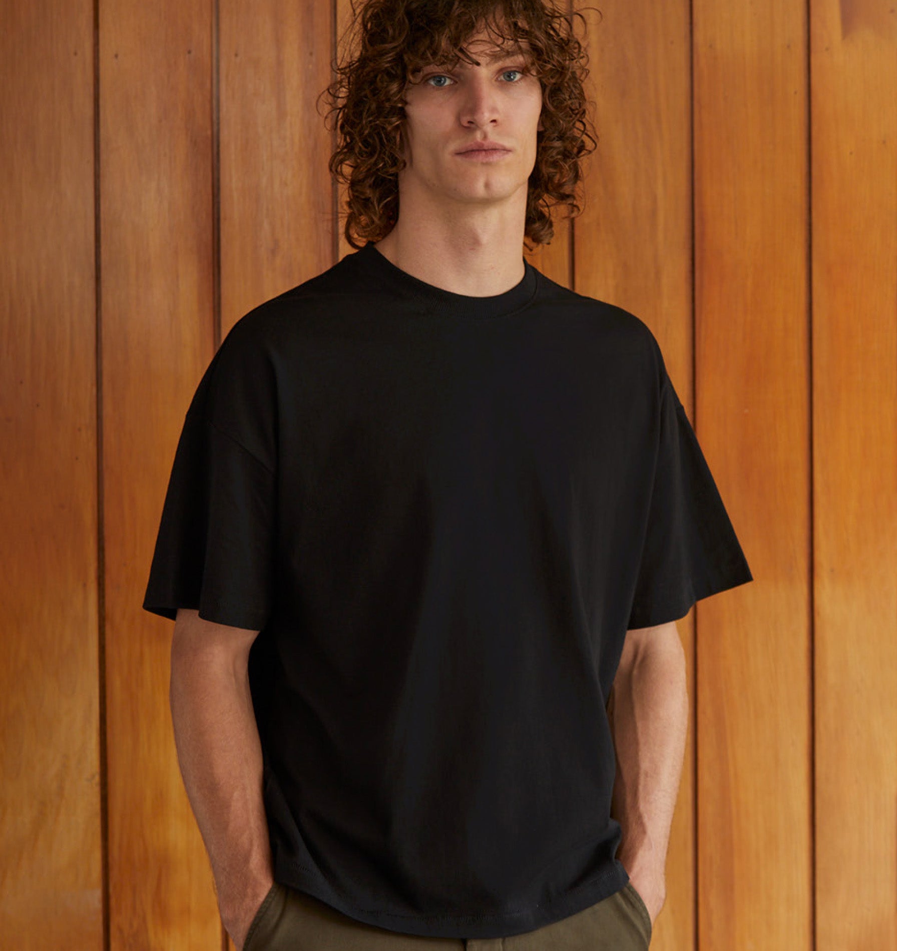 Lewi Crop Tee - Black