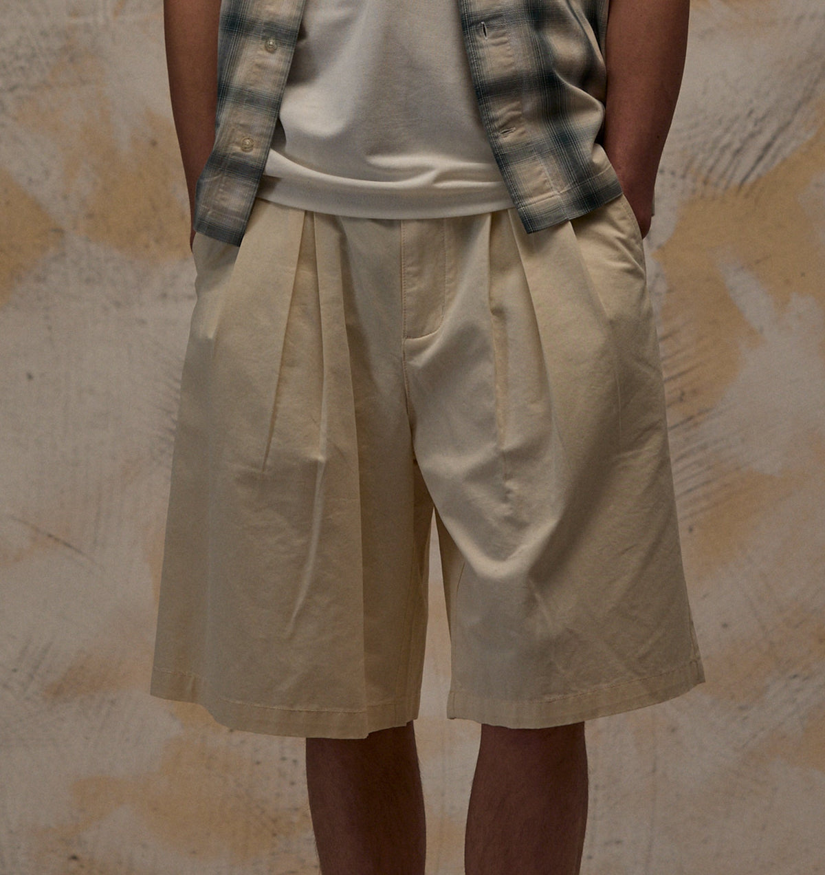Wide Pleat Short - Ecru
