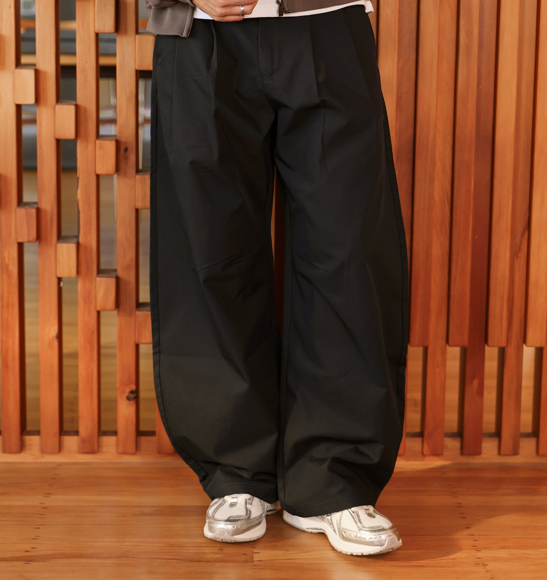 Balloon Pleat Pant - Black