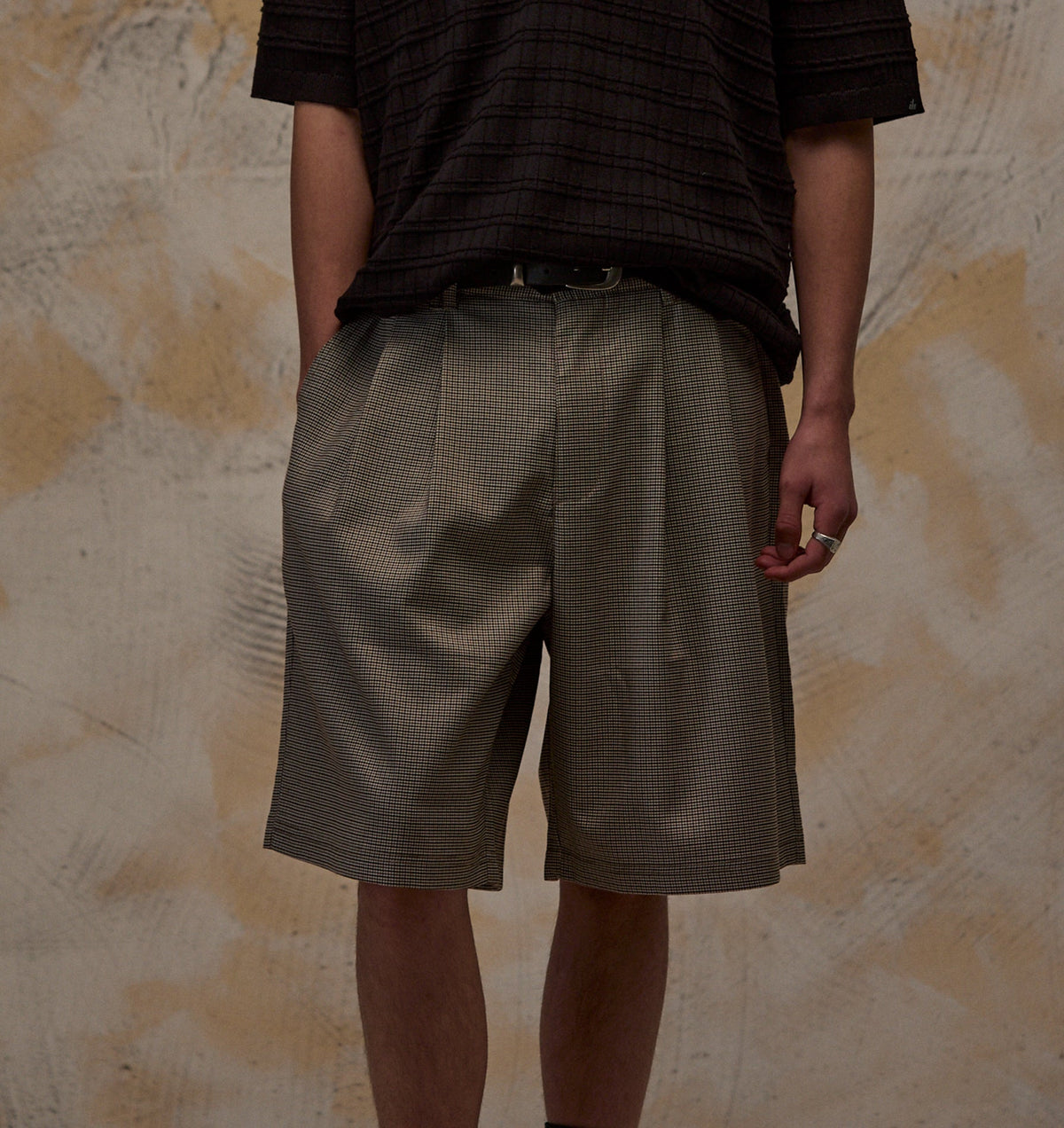 Alby Pleated Short - Grey Houndstooth