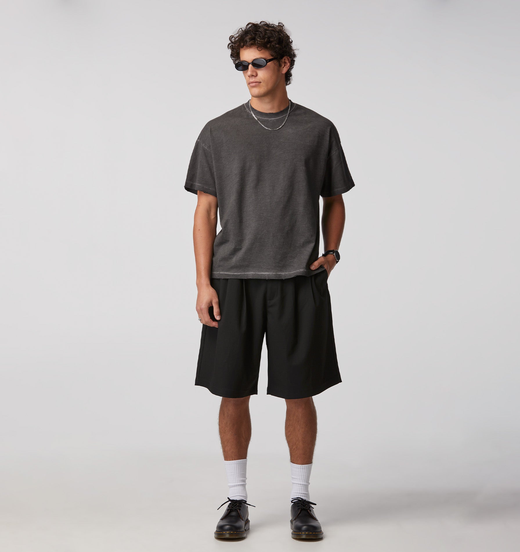 Distressed Lewi Crop Tee - Dirty Black