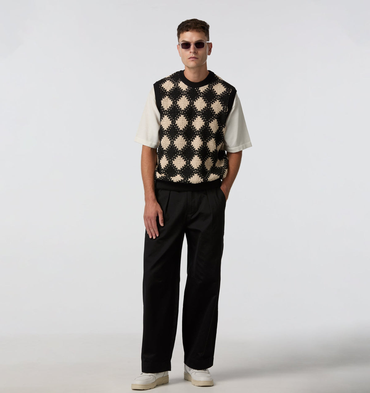 Crochet Knit Vest - Black / Off White