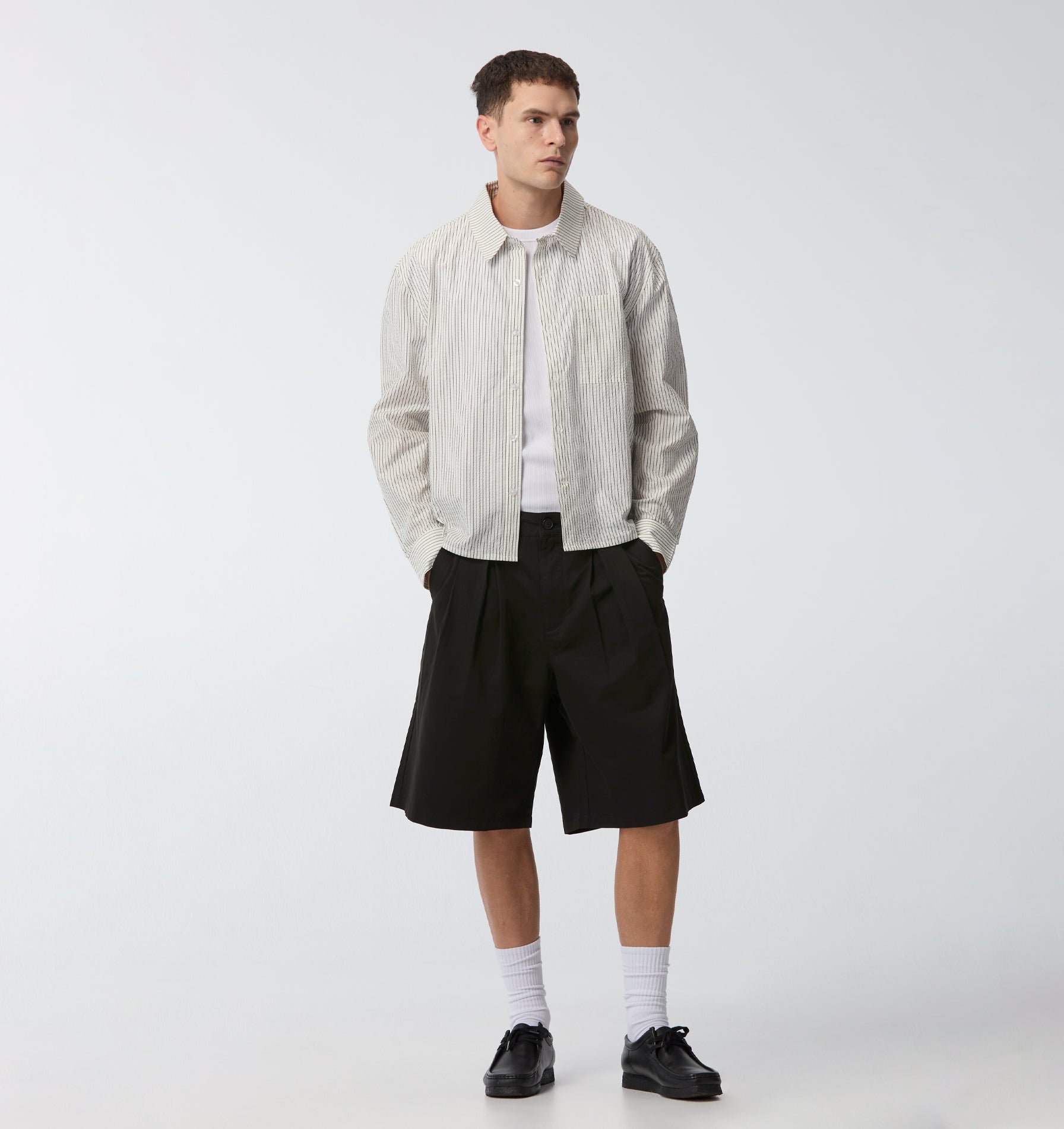 Wide Pleat Short - Black
