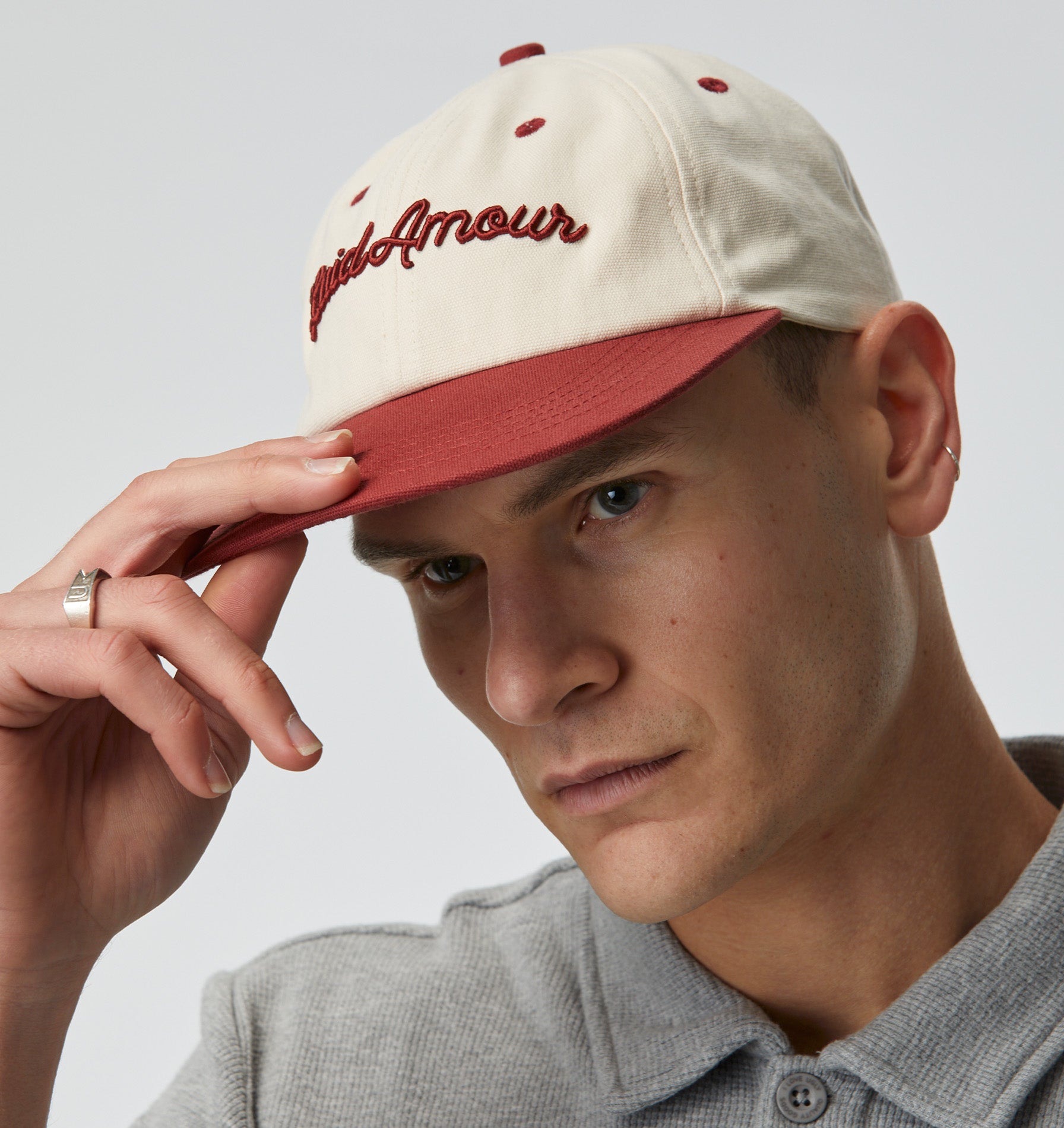 Finlay Cap - Off White/Brick Red