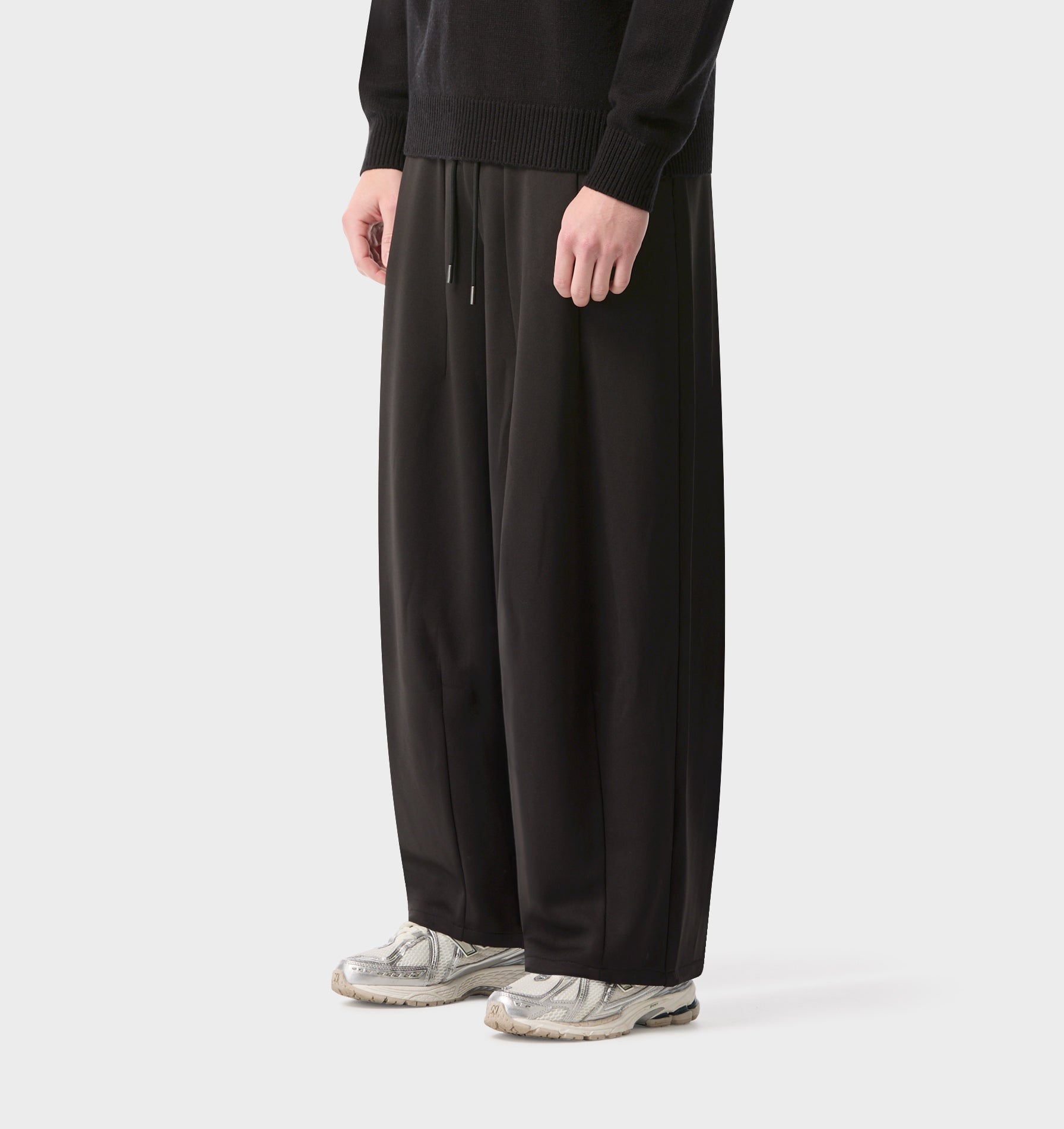 Akashi Trackie - Black