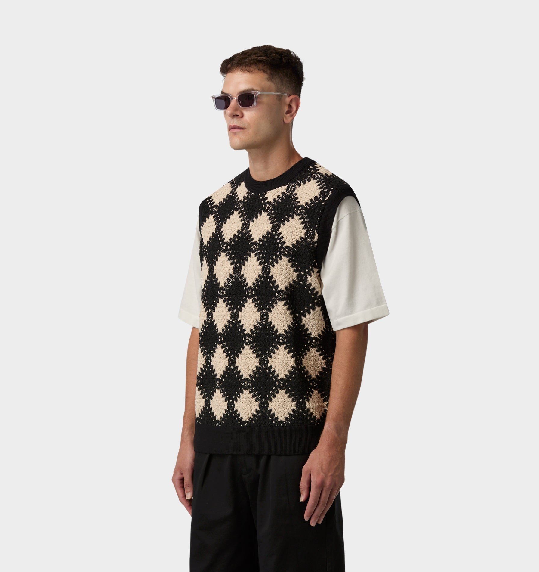 Crochet Knit Vest - Black / Off White