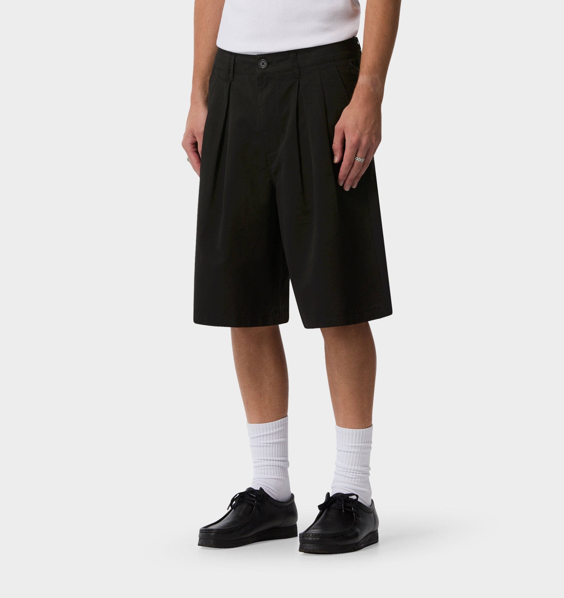 Wide Pleat Short - Black