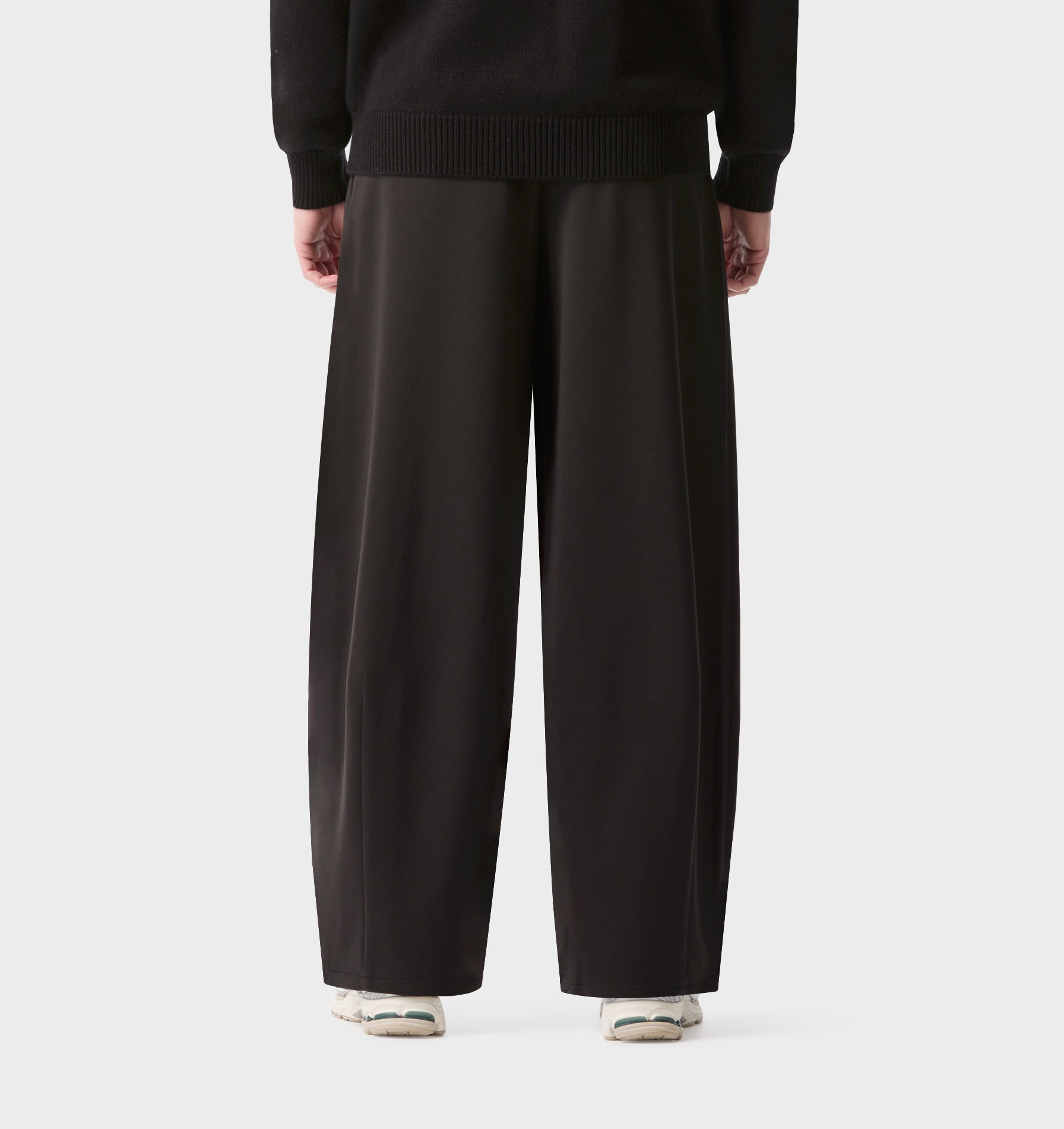 Akashi Trackie - Black