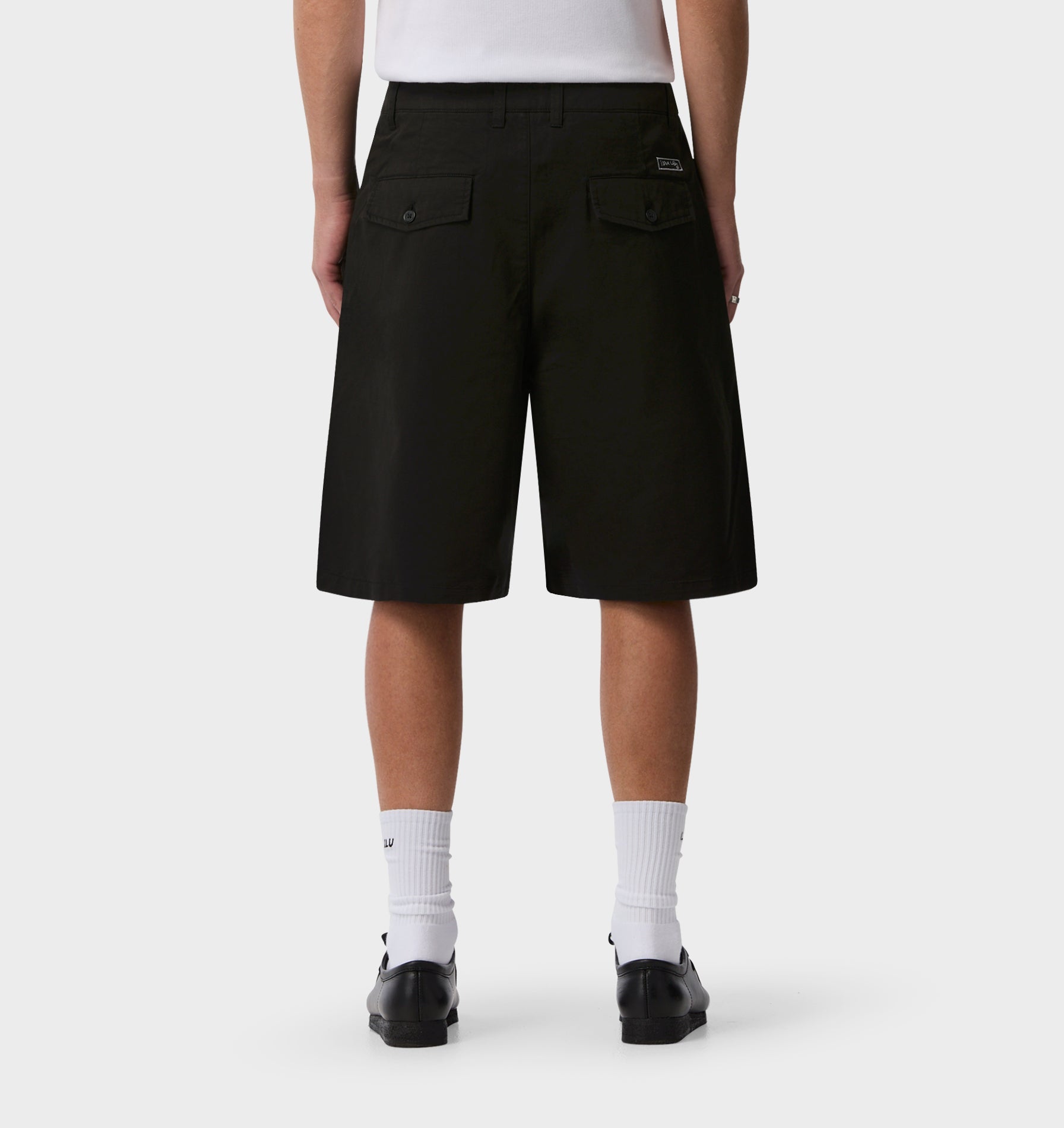 Wide Pleat Short - Black