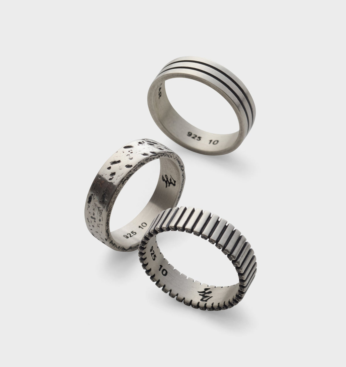 Fine Ribbed Band Ring - Silver