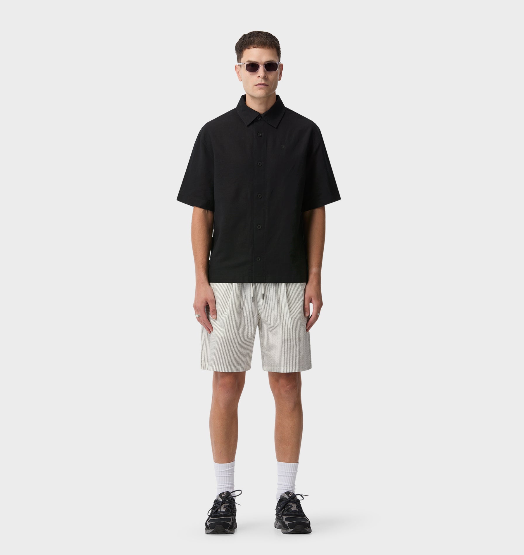 Michael Pleat Short - White/Black