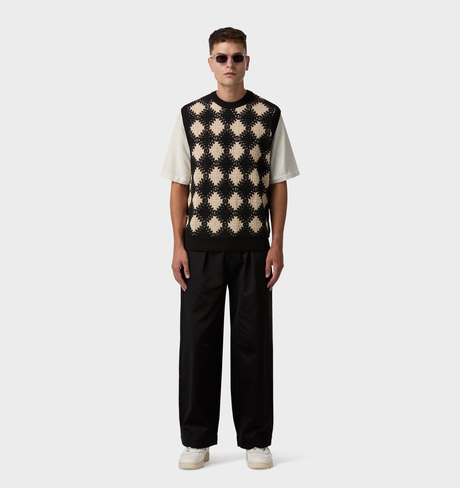 Crochet Knit Vest - Black / Off White