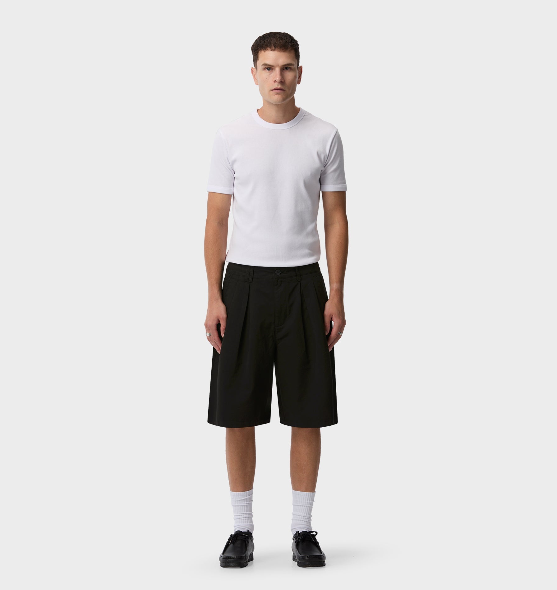 Wide Pleat Short - Black