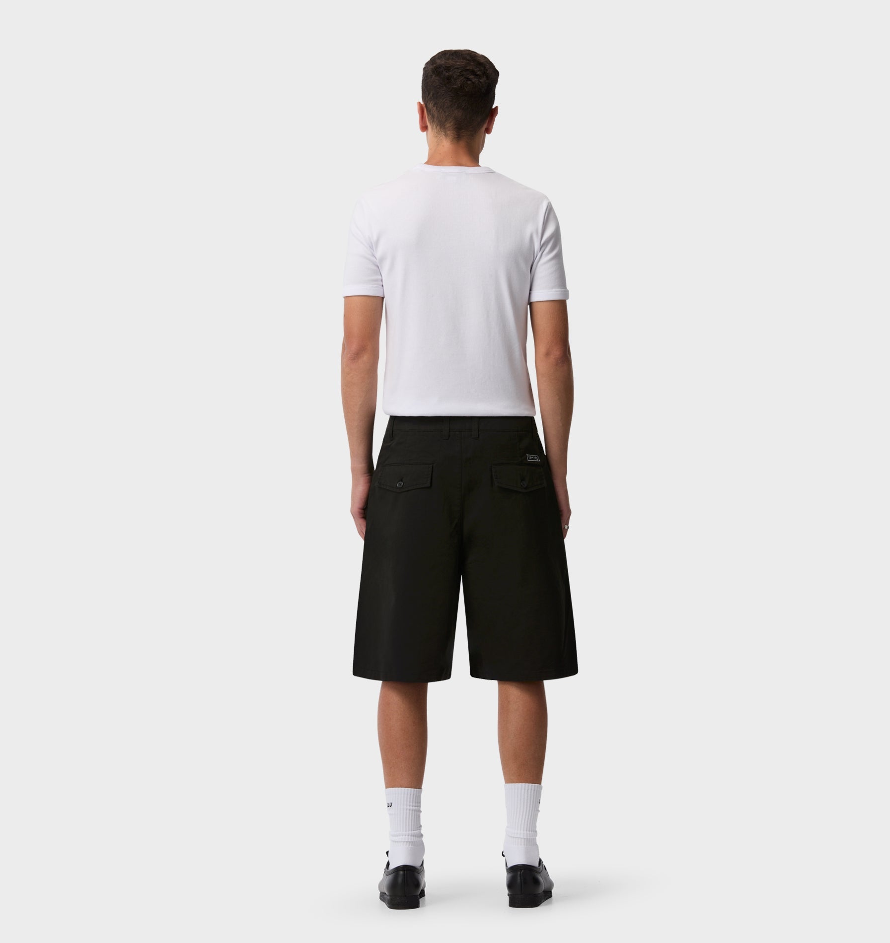 Wide Pleat Short - Black
