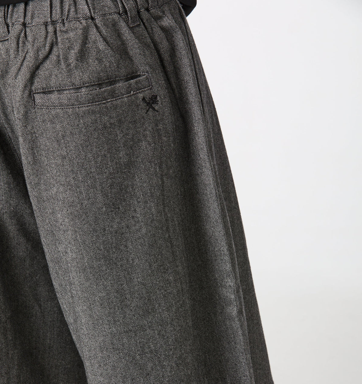 Alby Pleated Short - Grey Herringbone