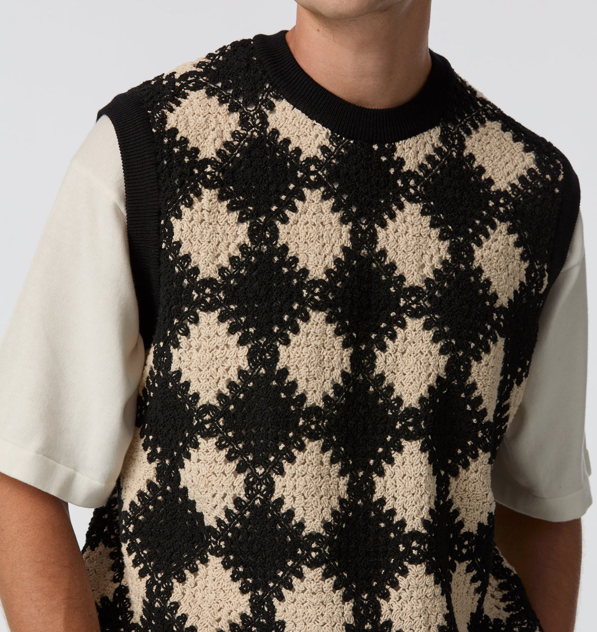 Crochet Knit Vest - Black / Off White