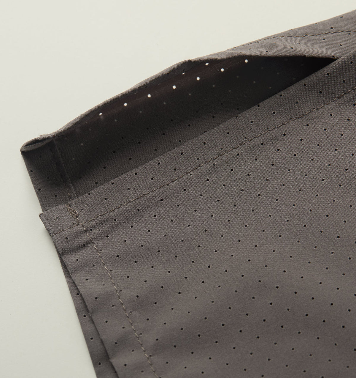 Active 4.5 Inch Laser Run Short - Cobblestone
