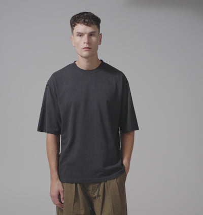 Distressedoversizedtee-fadedblack.mp4