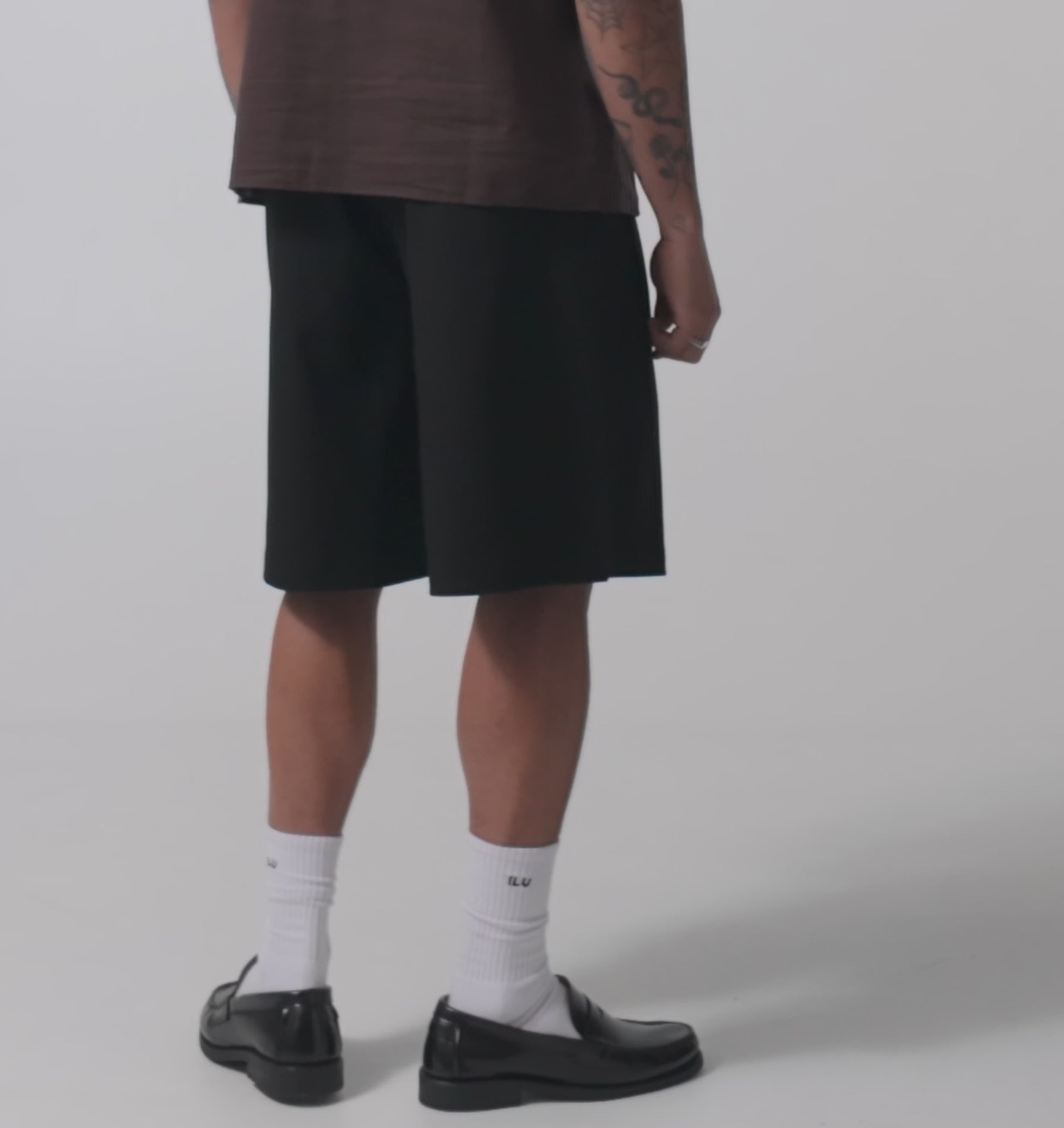 AlbyPleatedShort-Black.mp4