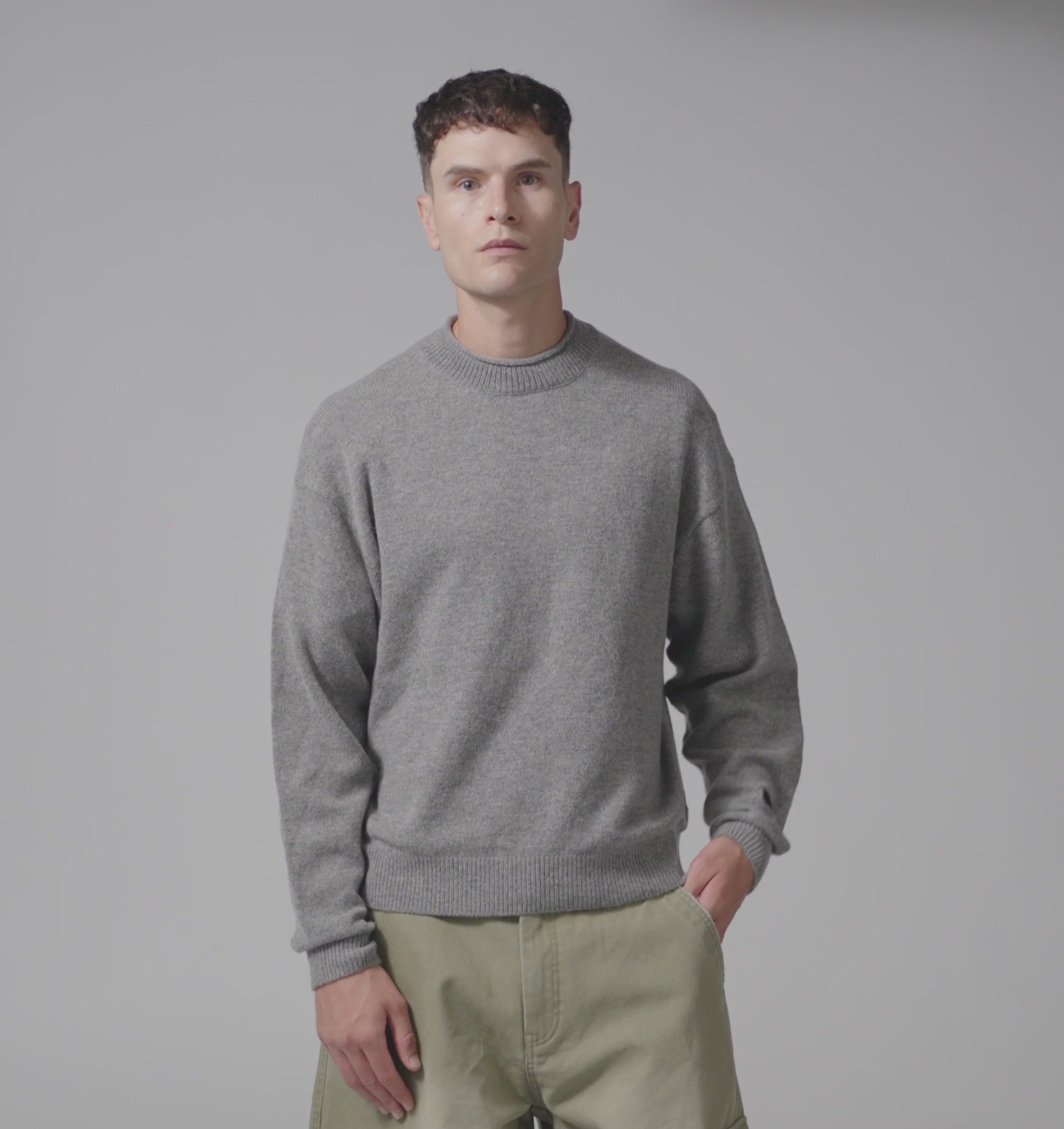 Rolledneckknitsweater-greymarle.mp4