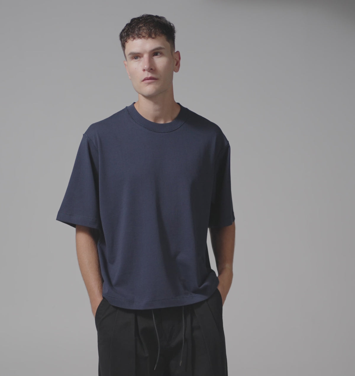 Cropboxtee-washednavy.mp4