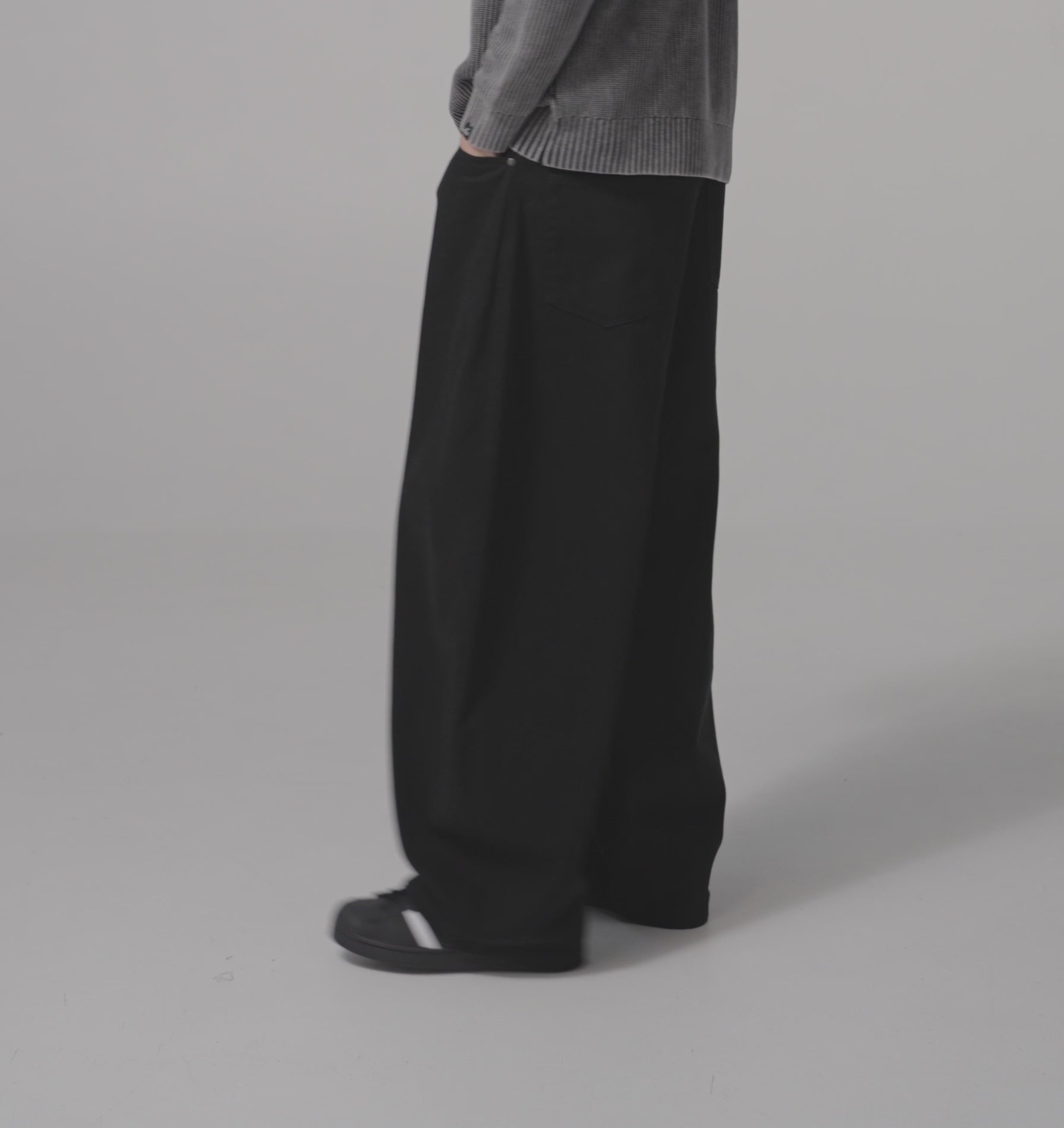 BalloonPant-Black.mp4