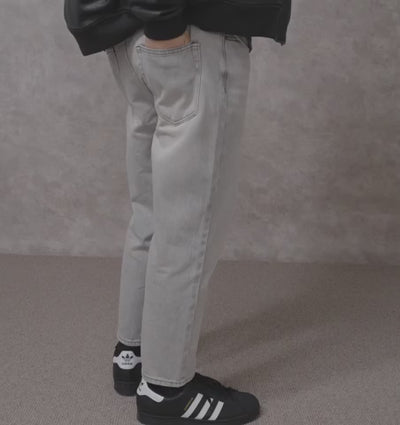 Cropped 90s Denim - Concrete.mov
